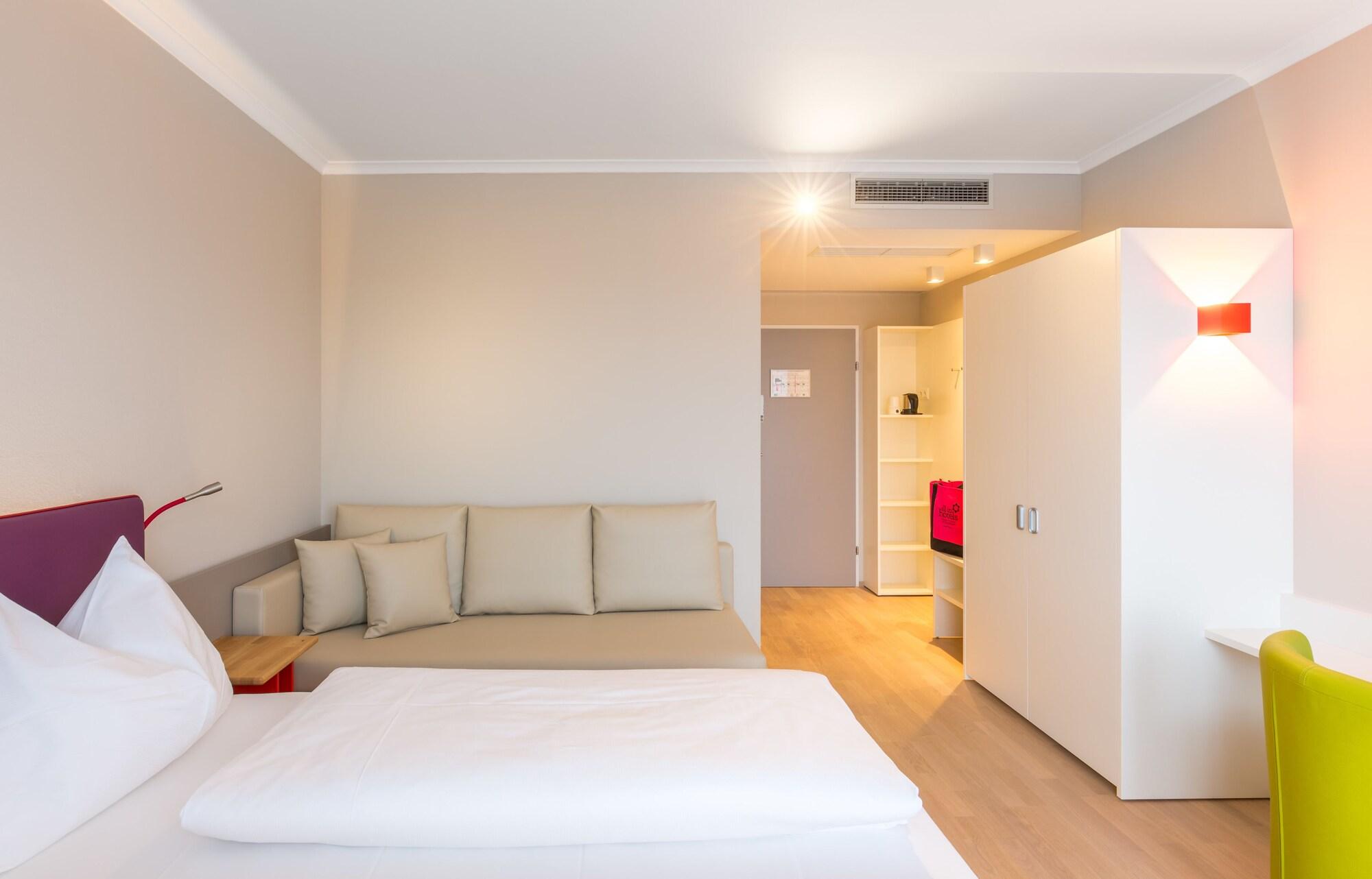All In Red Thermenhotel ルッツマンスブルク エクステリア 写真