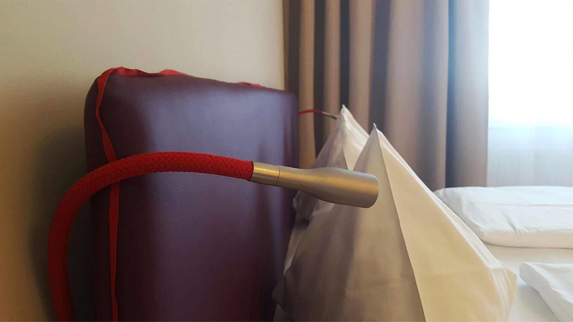 All In Red Thermenhotel ルッツマンスブルク エクステリア 写真